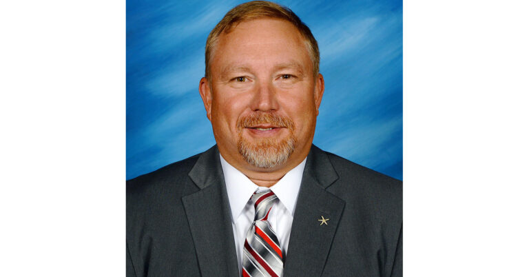 In HelloNation, Education Expert Joe Staton Explains Ways High School Students Can Earn College Credit Before Graduation