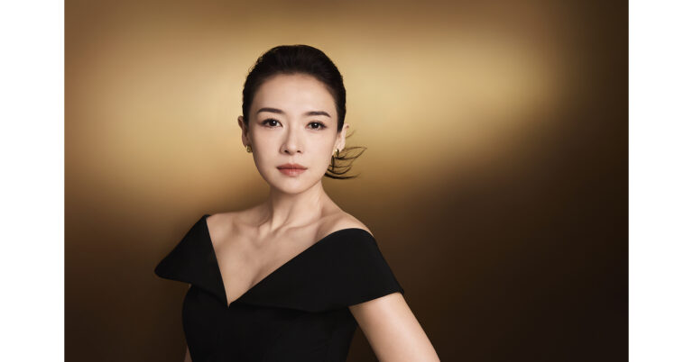 la nueva imagen de Clarins Precious