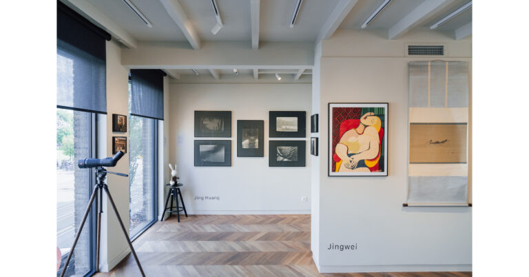 A Journey Through Silk and Lens at Leica Gallery Amsterdam A Journey Through Silk and Lens at Leica Gallery Amsterdam