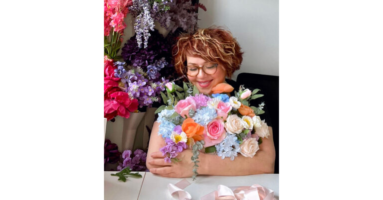 The Inner Circle acknowledges Holly Crandell as a Pinnacle Professional Member Inner Circle of Excellence