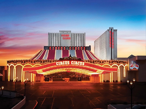 Circus Circus Las Vegas ofrece a las familias juegos de feria y pulseras para el Adventuredome a mitad de precio este Halloween.