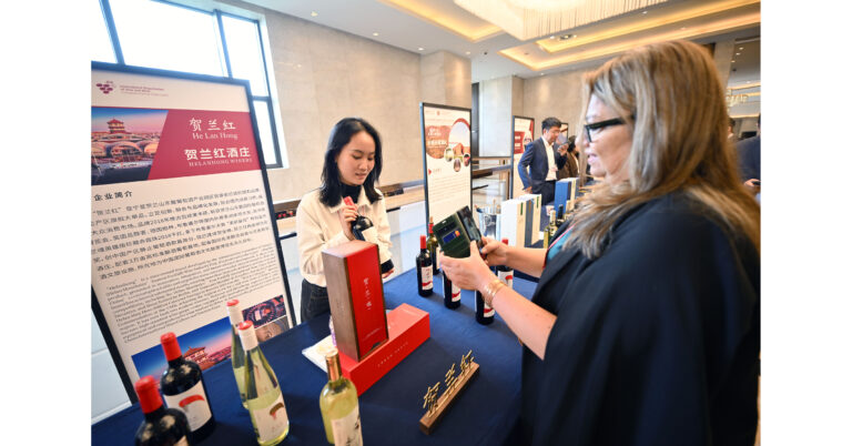 NW China’s Yinchuan sees flourishing vine and wine sector with int’l events held